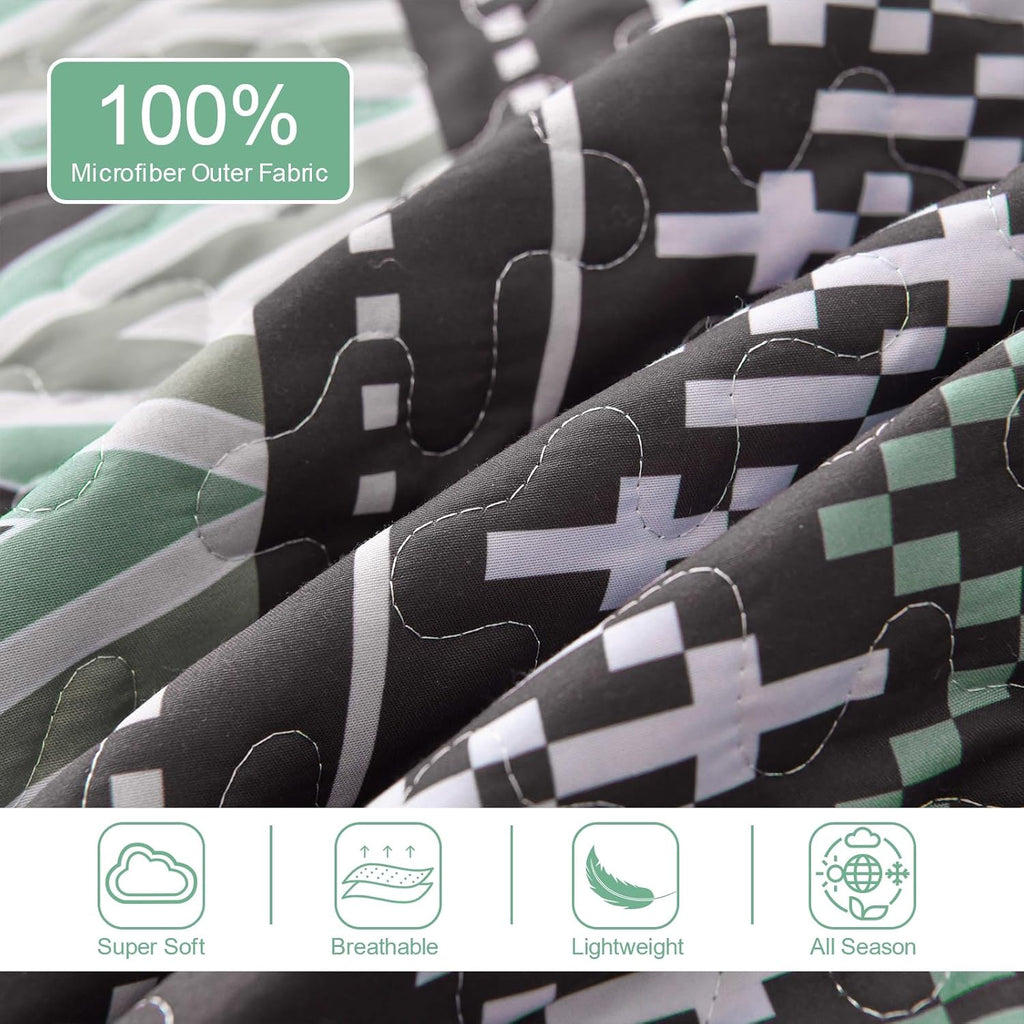 Neutral Quilted bedspread and pillowcovers set: Versatile Style