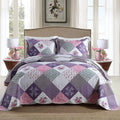 Quaint Quilted bedspread and pillowcovers set: Perfect for a Cozy Retreat