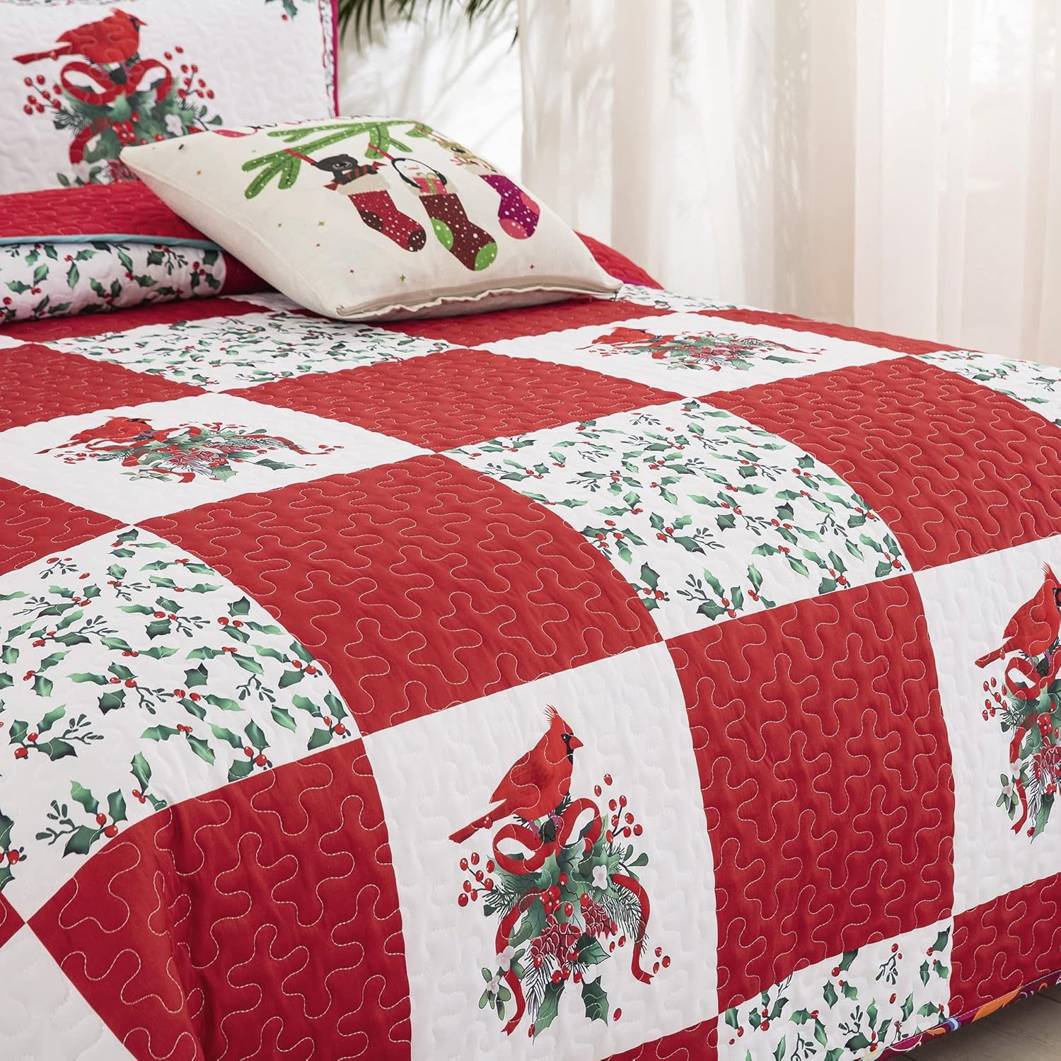 Elegant Red, greem & White Christmas Bedspread Set