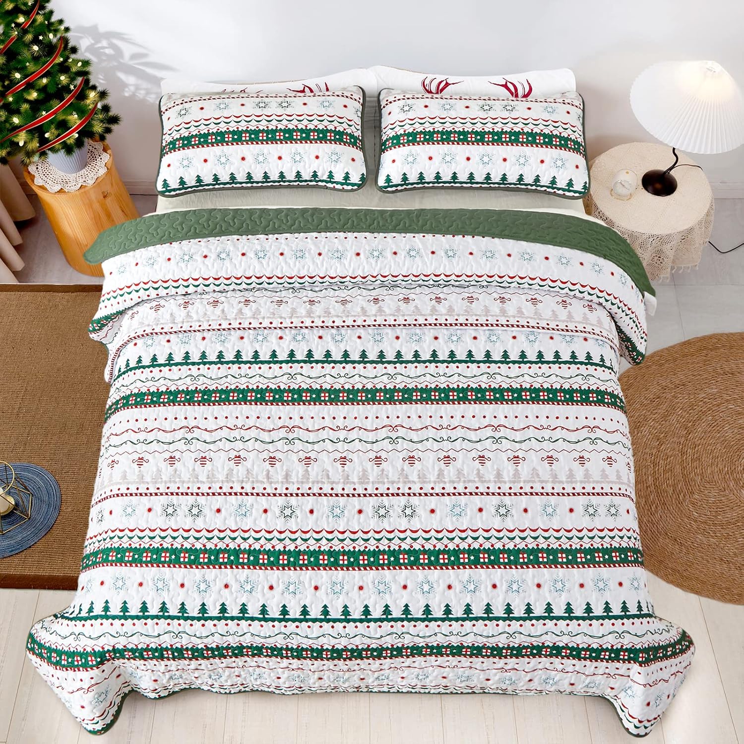 Cozy Christmas Eve Bedspread Set