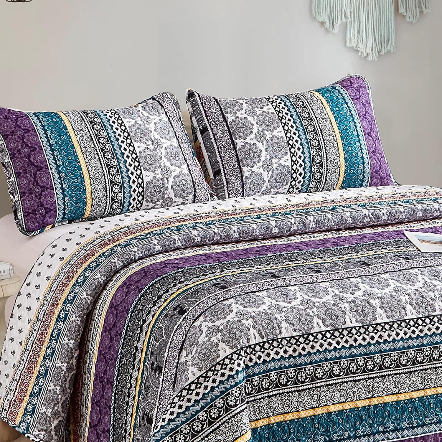 Aesthetic Quilted Bedspread and Pillowcases Set: Unify Your Bedroom's Look