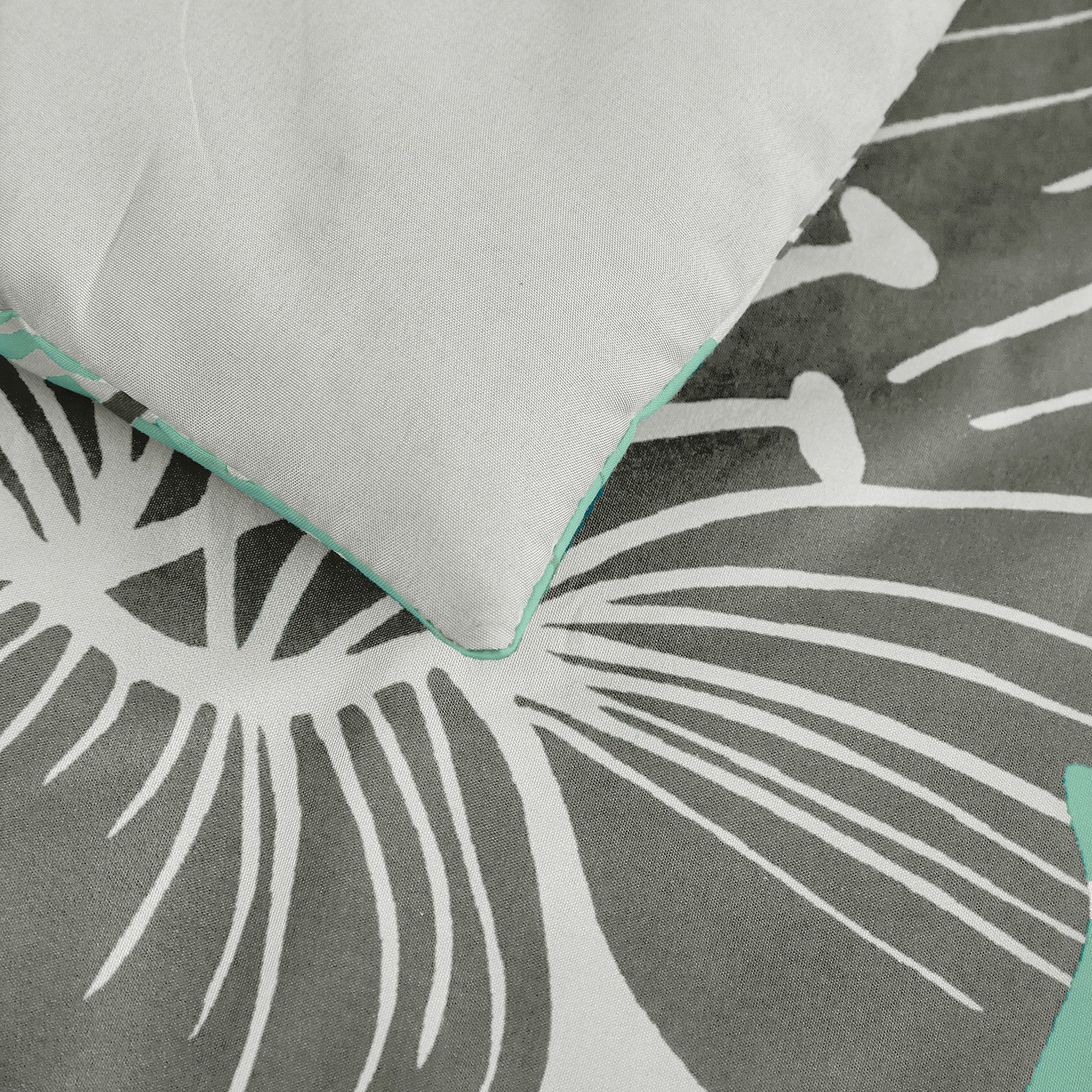 Floral Comforter Set, Green Floral 3-Piece Bedding, Lightweight Microfiber