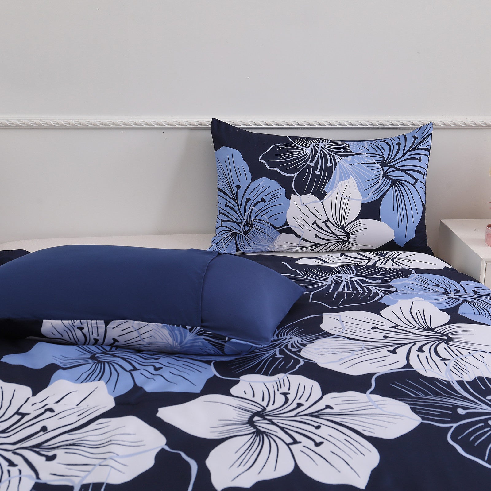 Comforter Set, Navy Blue Floral 3-Piece Bedding, Soft Microfiber for All Seasons