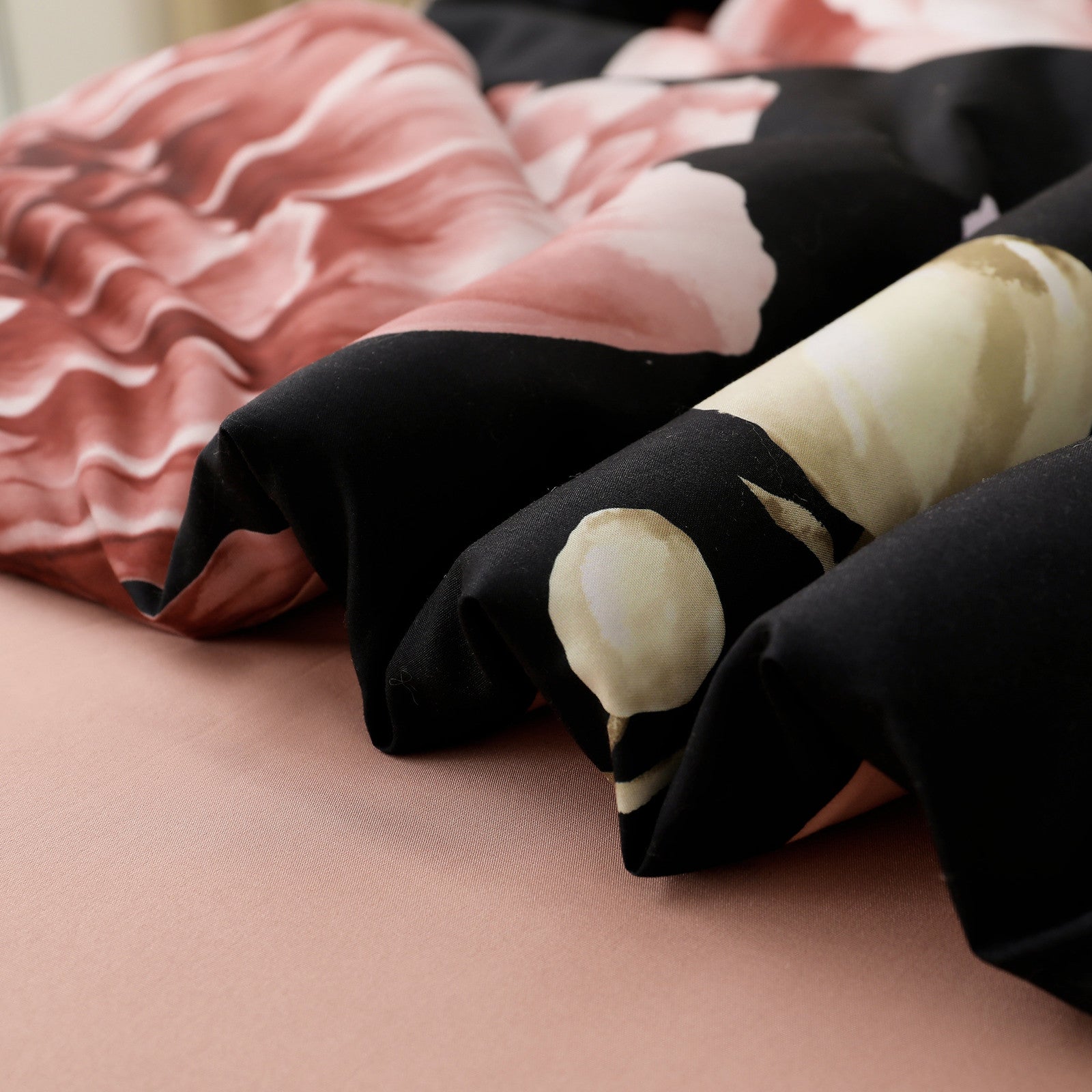 Soft Floral Comforter Set, Quilted Warm Bedding with Pillowcases