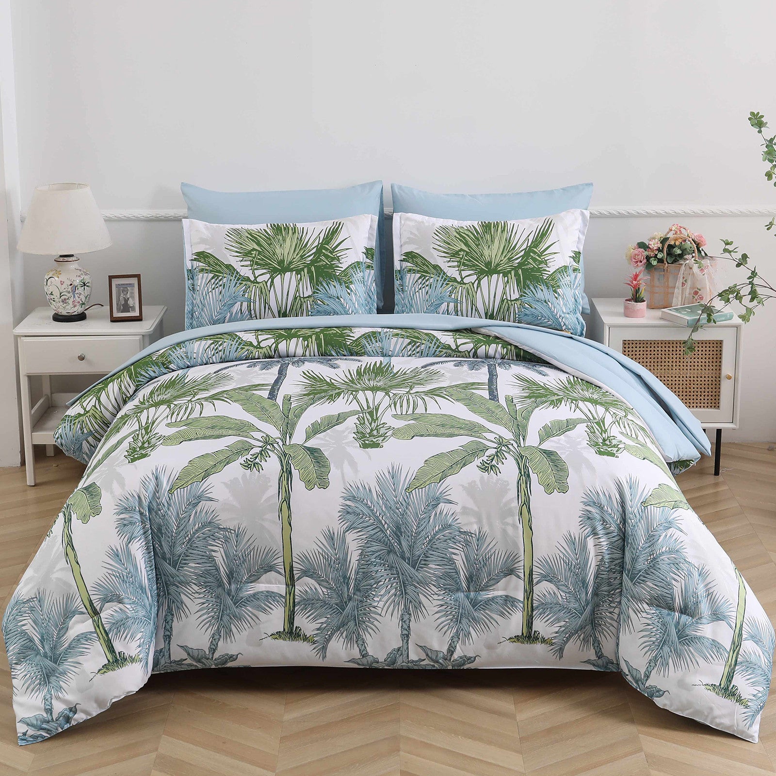 Soft Floral Leaf Comforter Set, Deluxe Quilted Bedding with Pillowcases