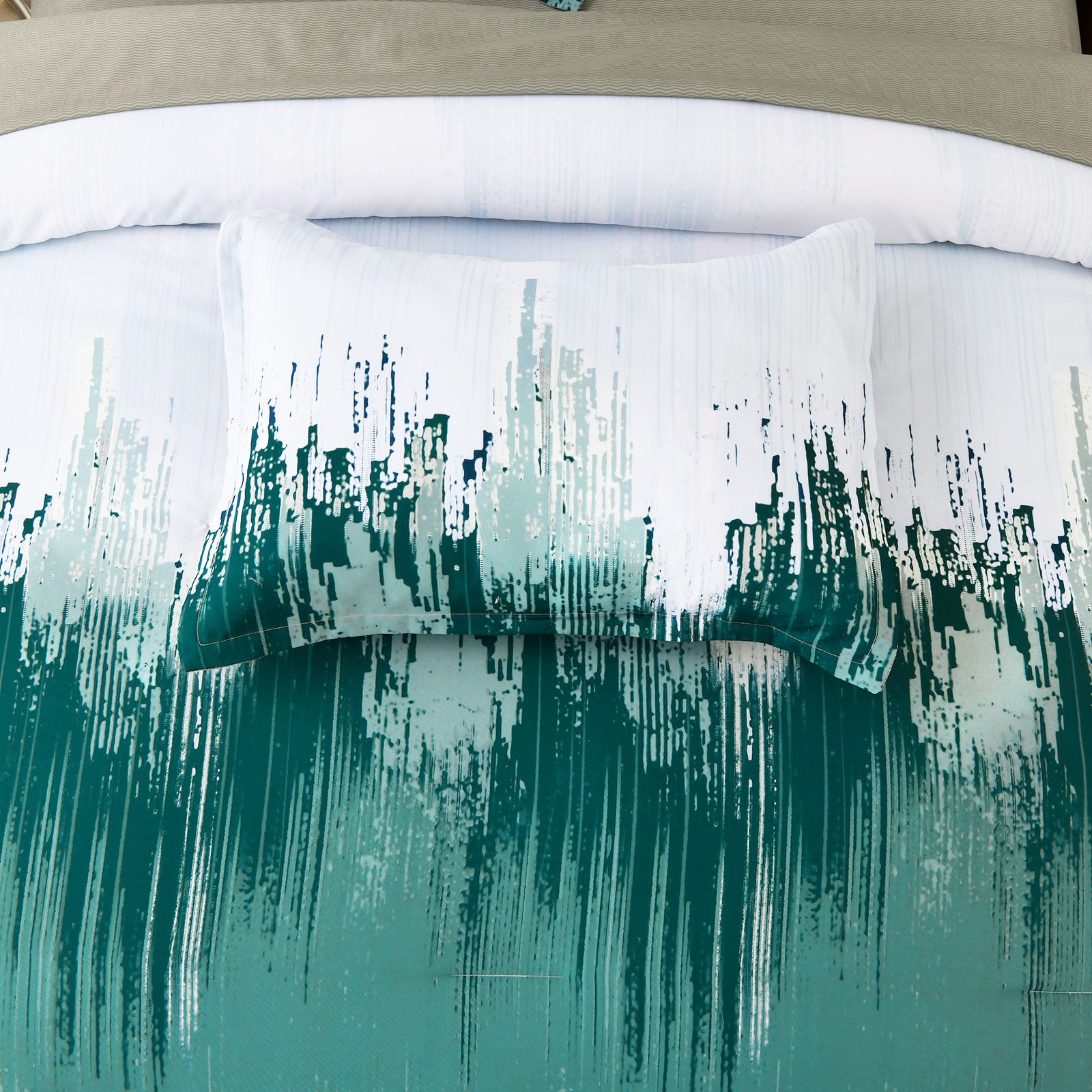 Floral Stripes Comforter Set, Plush 3-Piece Bedding with Pillowcases