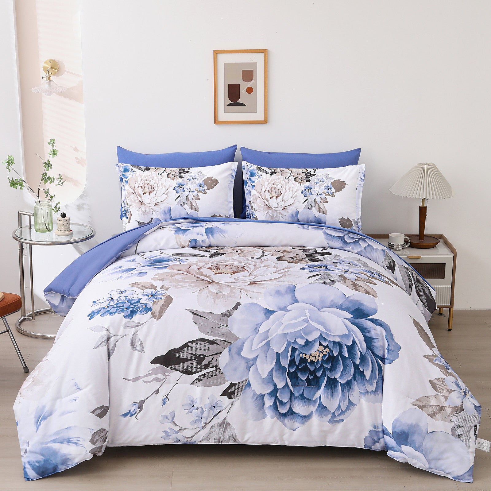 Plush Floral Comforter Set, Winter Quilted Bedding with Pillowcases