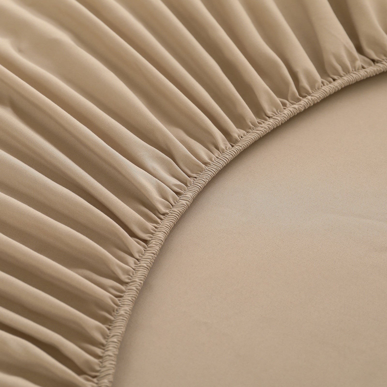 Soft Floral Leaf Comforter Set, Plush Quilted Bedding with Pillowcases