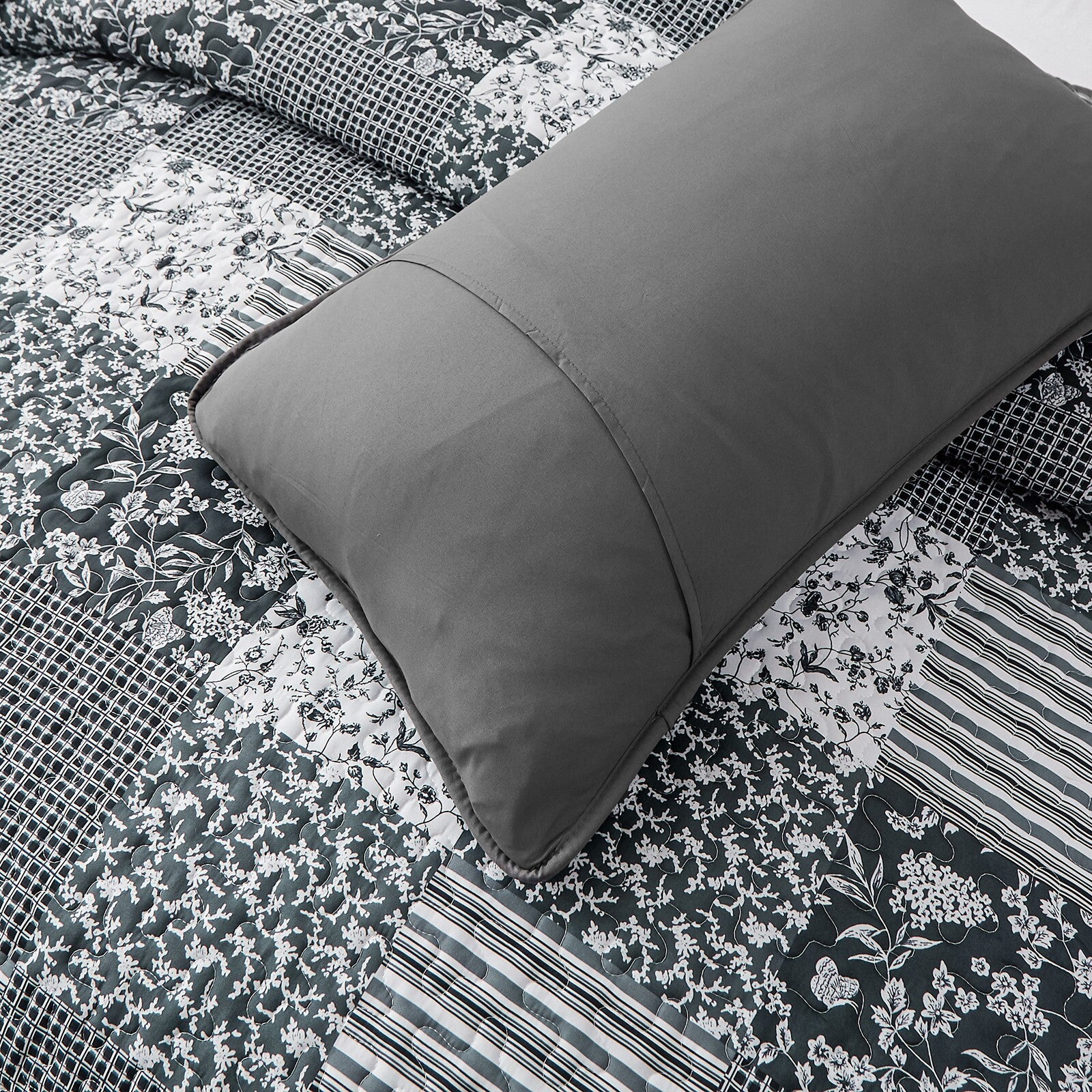 Lush Blush patch Floral 3 Pc Bedspread & Pillow Cover Set