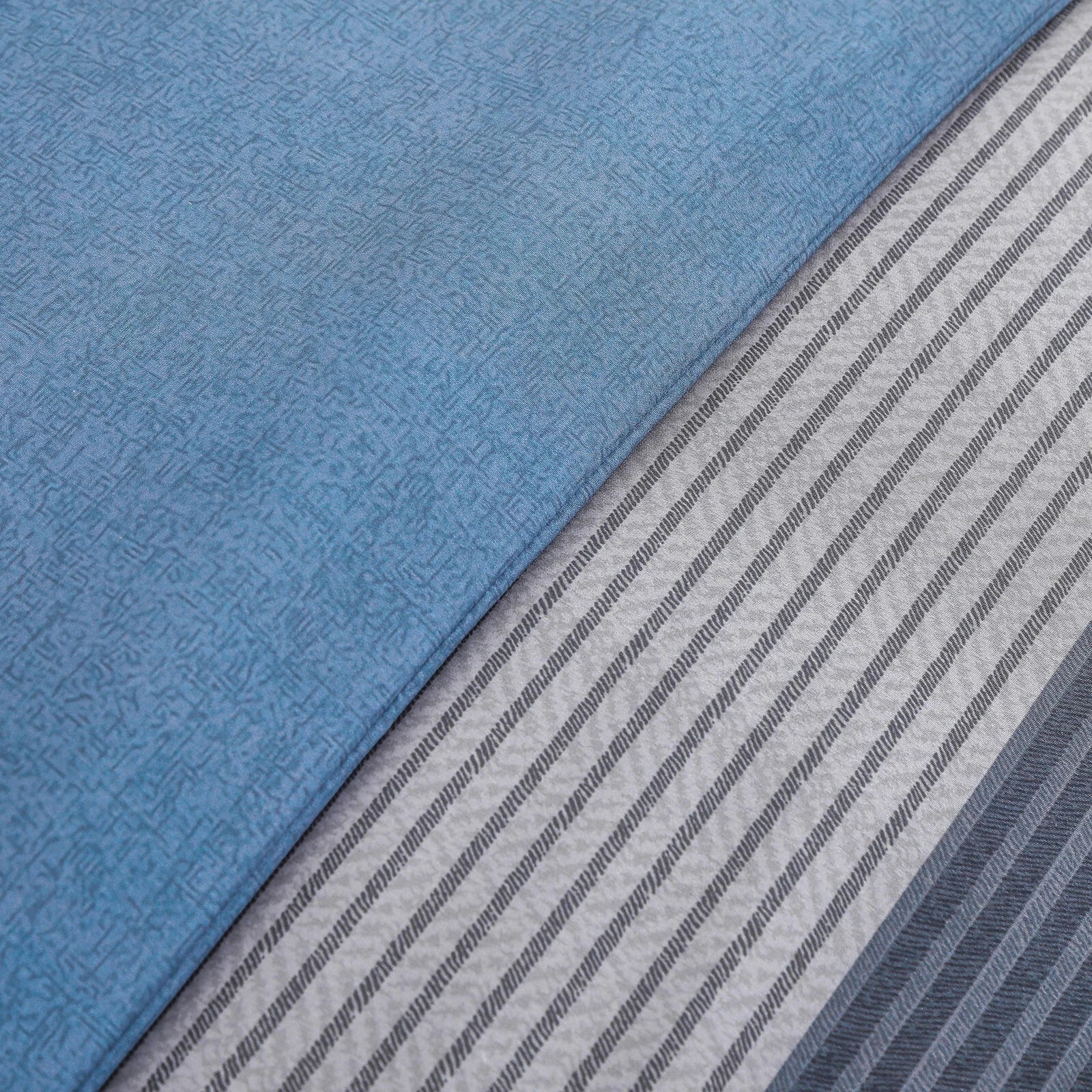 Coastal Drift striped Comforter Bundle - Breezy 3-Piece Bedding