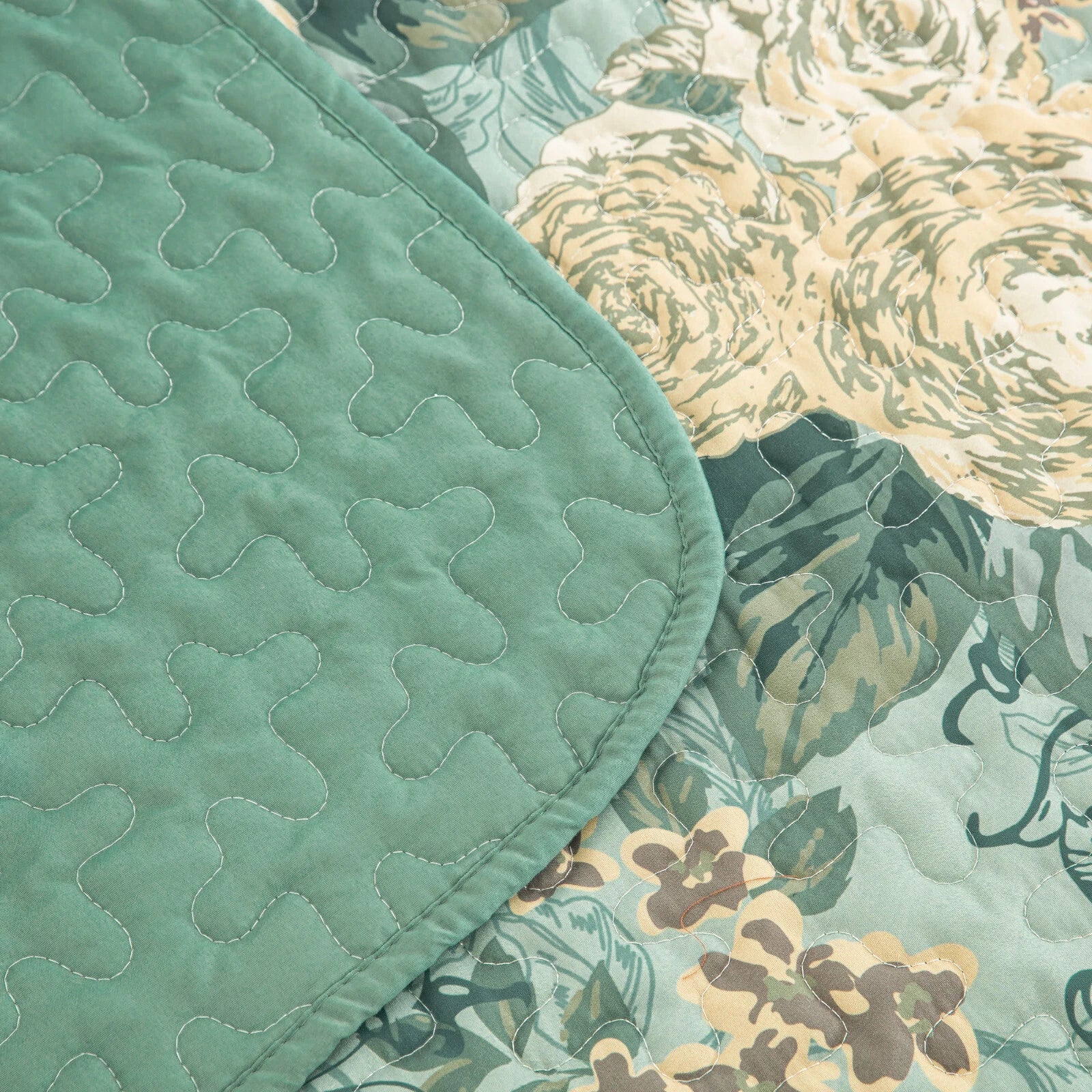 Meadow Butterfly Green Quilted Bedspread Set with Floral Details and Pillowcases