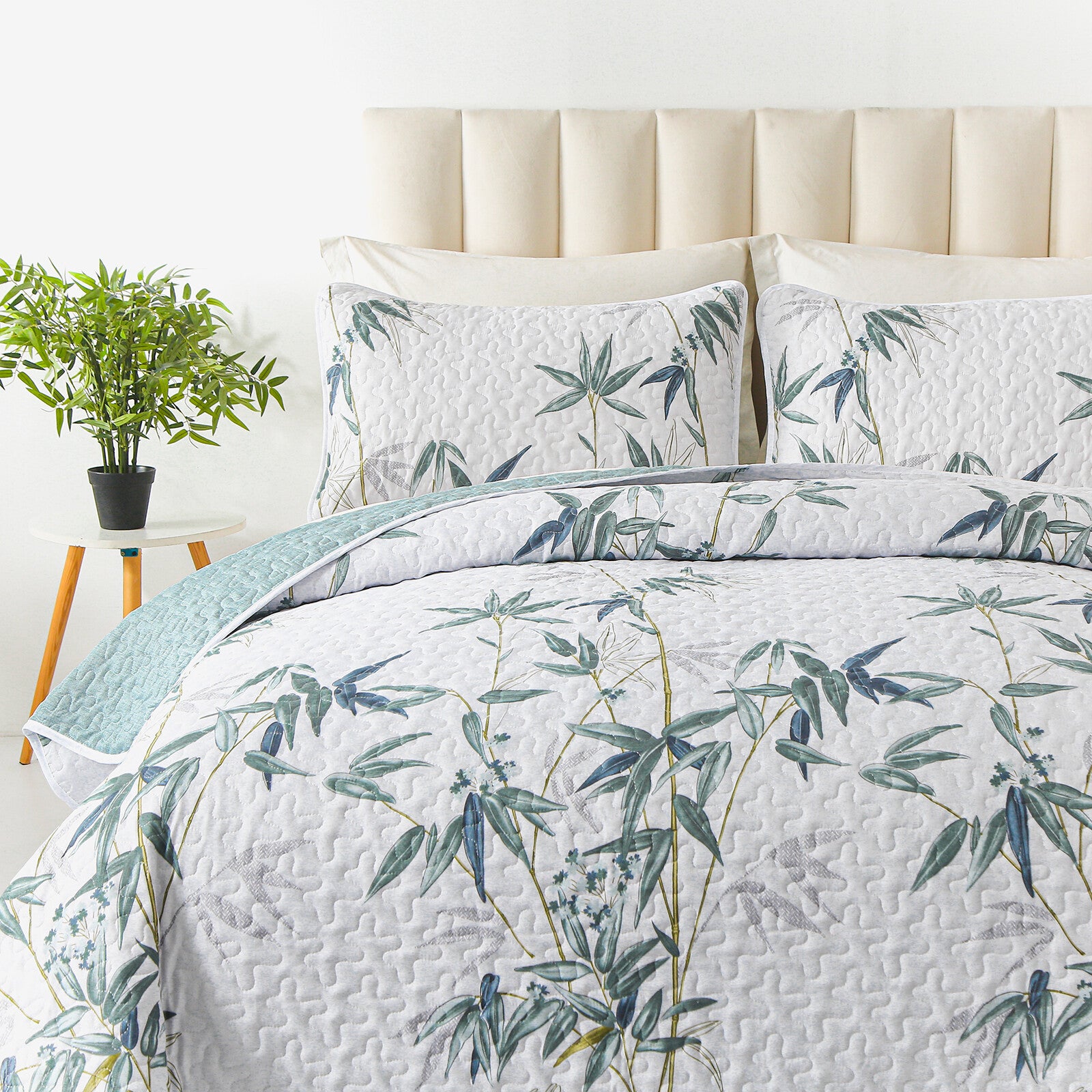 Soft leafey bloom Quilted 3 Pc Bedspread & Pillow Cover Set