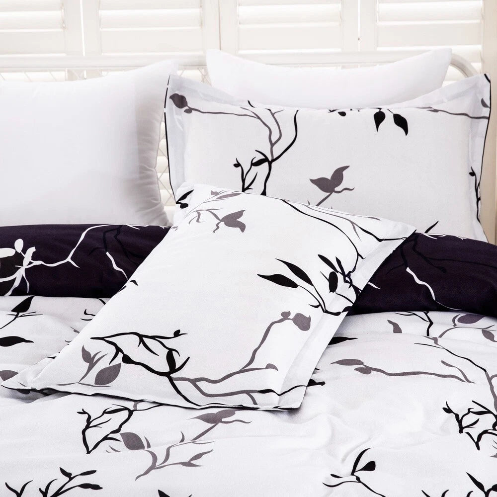 Dreamy Nights Marbled leaf Quilted Comforter Set - Soft 3-Piece Look