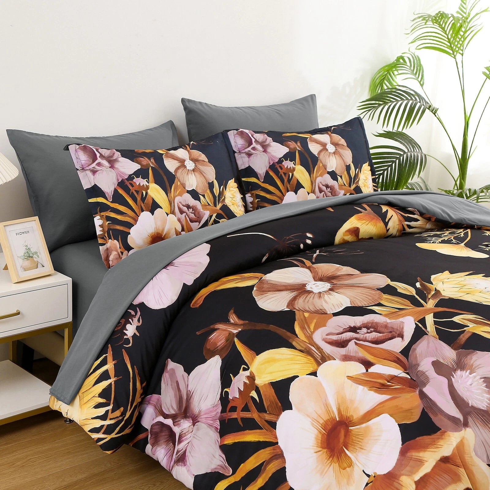 Soft Floral Leaf Comforter Set, Quilted Bedding with Pillowcases
