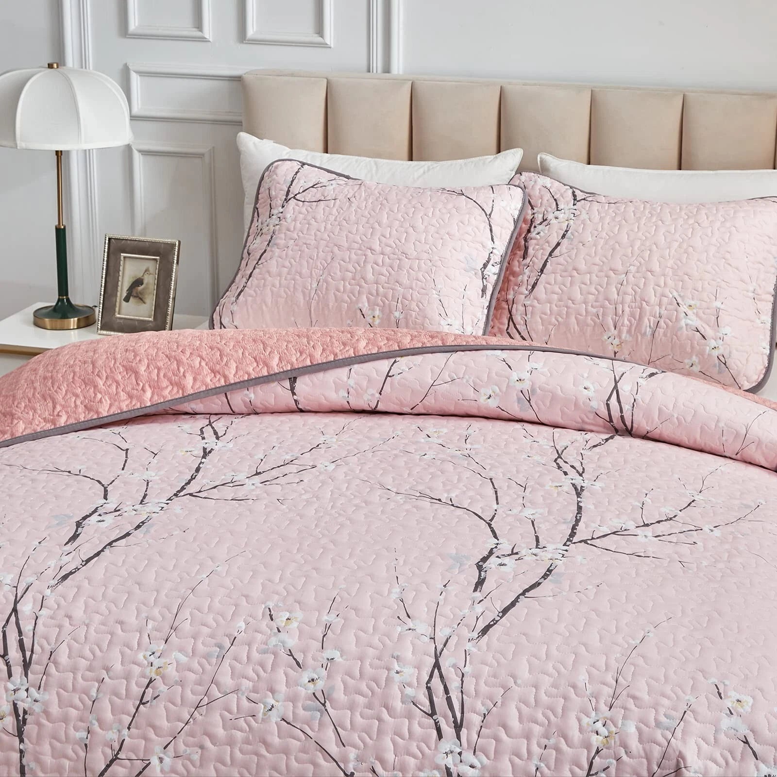 Versatile Quilted Coverlet and Pillowcases Set: Adapts to Every Season
