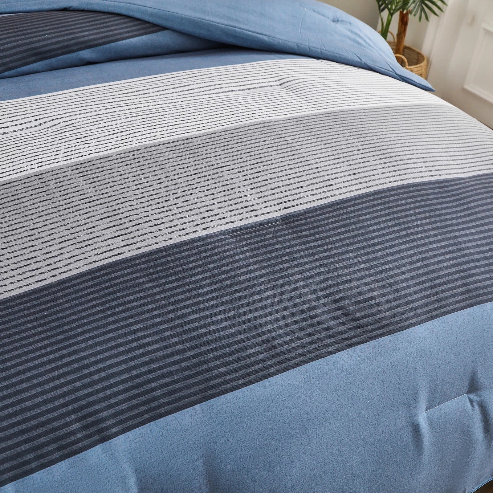 Coastal Drift striped Comforter Bundle - Breezy 3-Piece Bedding