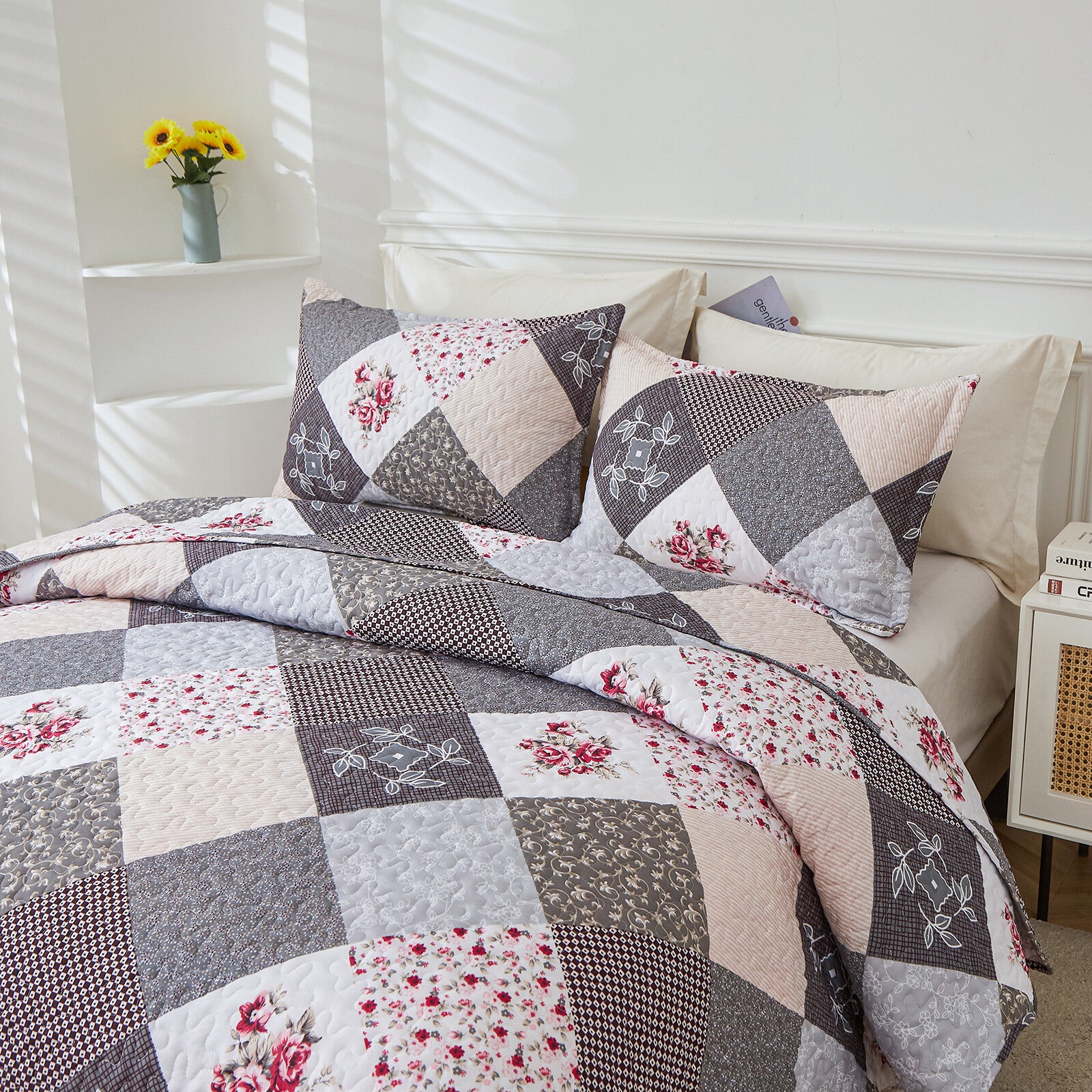 Refreshing multicolo Bloom Lightweight 3 Pc Bedspread & Pillow Cover Set