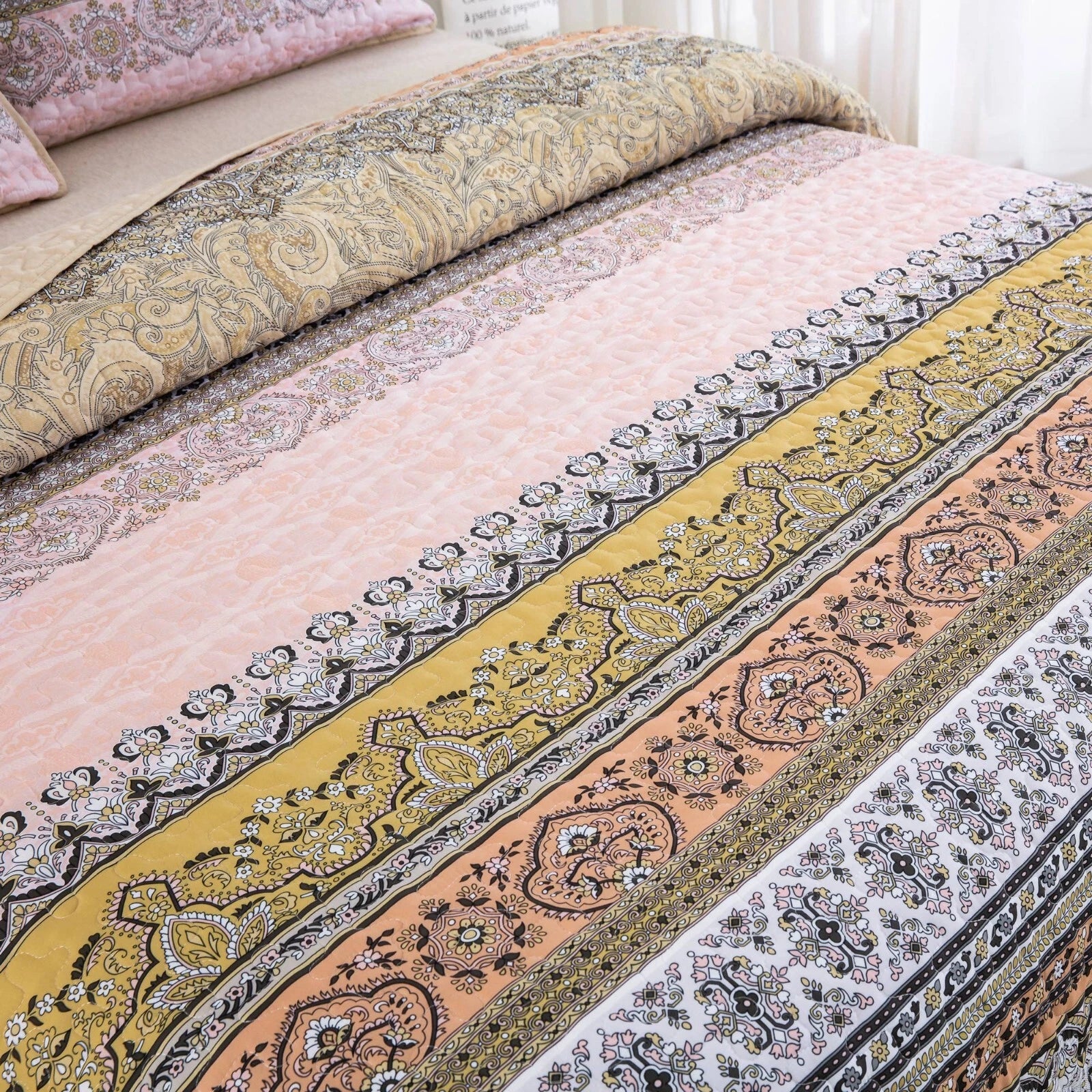 Crafted Quilted Bedspread and Pillowcases Set: A Testament to Skilled Craftsmanship