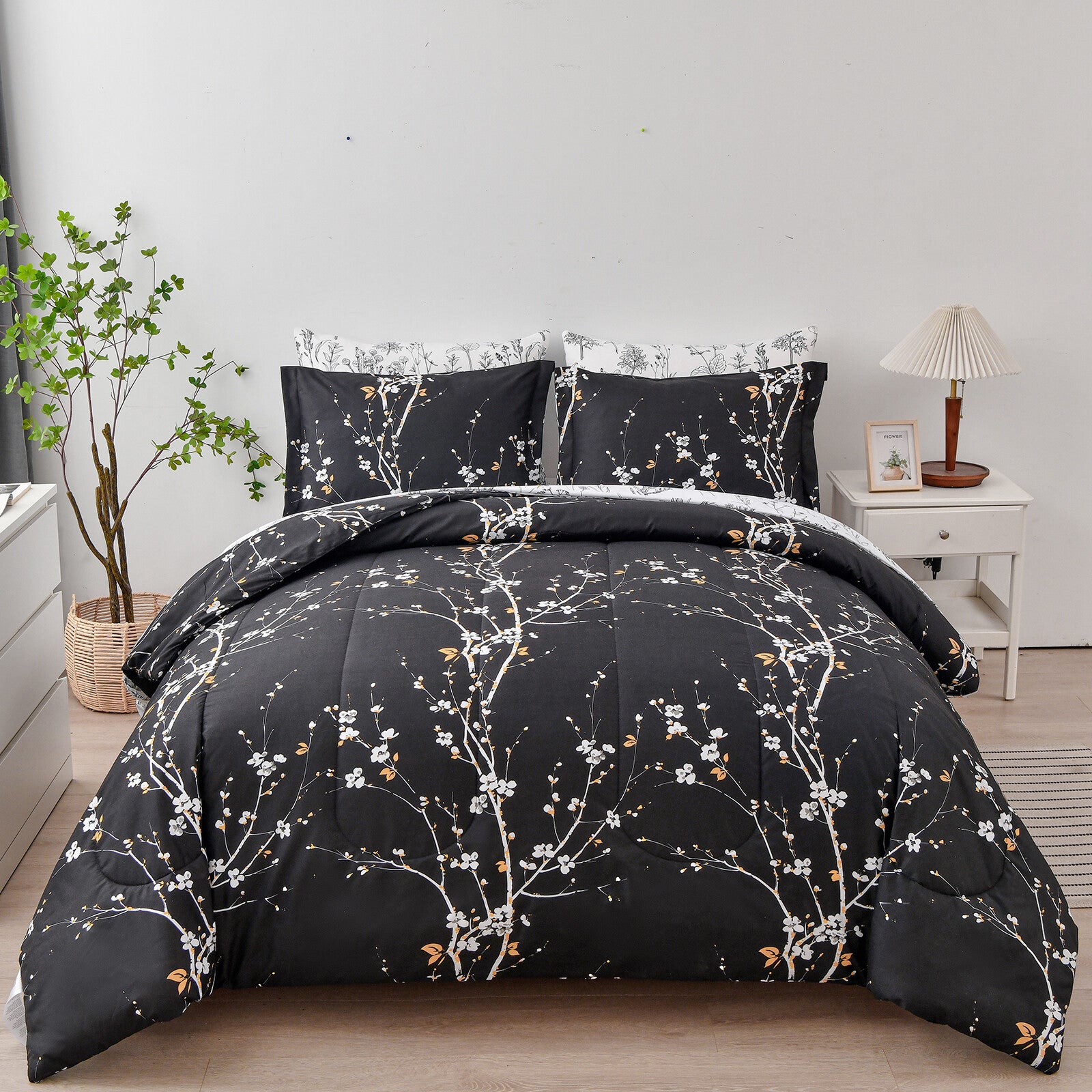 Soft Leaves Comforter Set, Quilted Bedding with Pillowcases