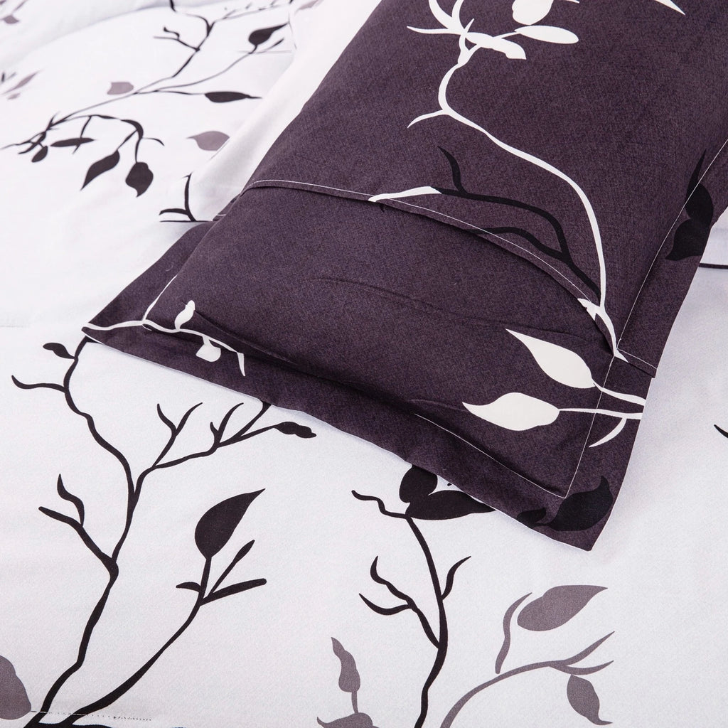 Dreamy Nights Marbled leaf Quilted Comforter Set - Soft 3-Piece Look