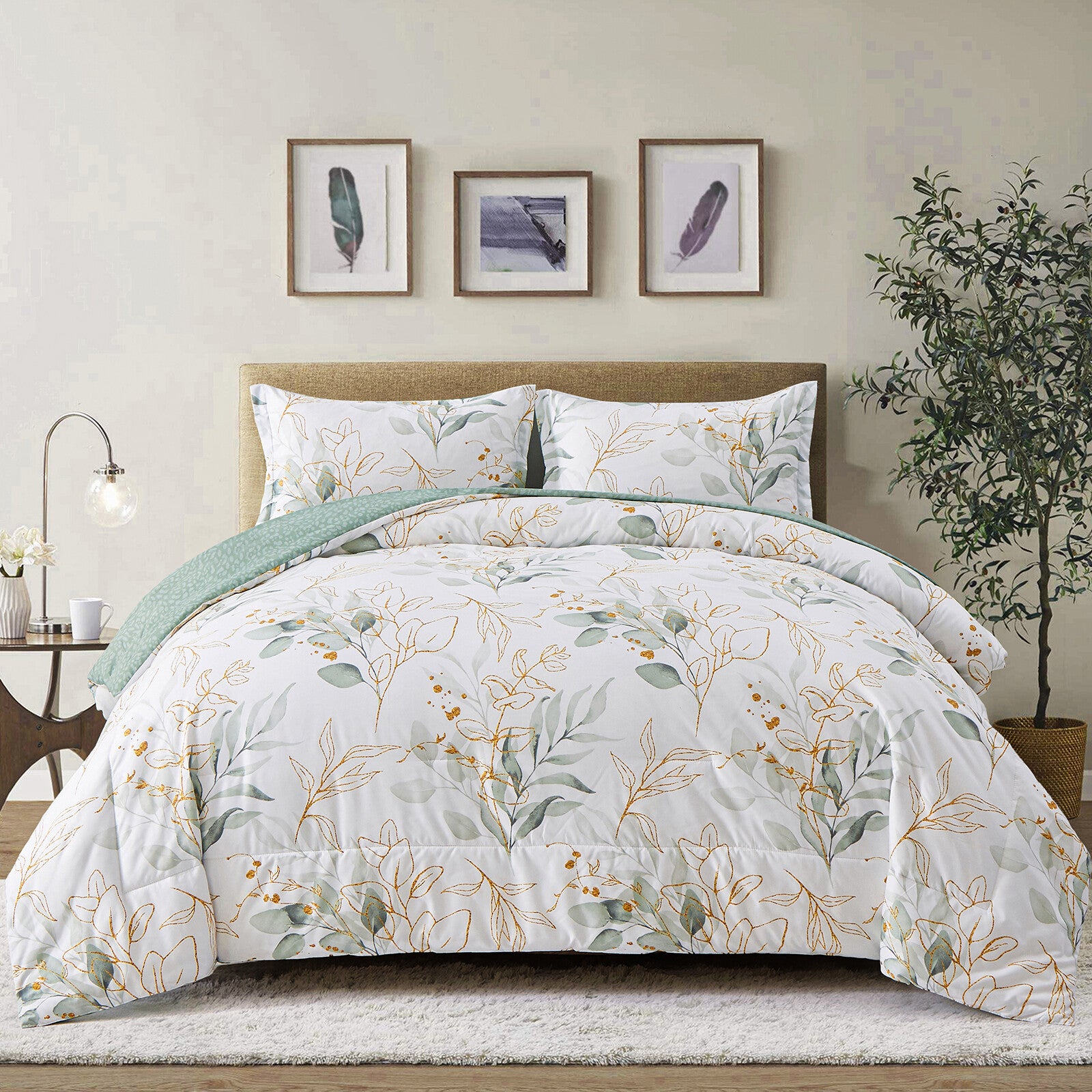 Soft Leaves Comforter Set, Plush Quilted Bedding with Pillowcases