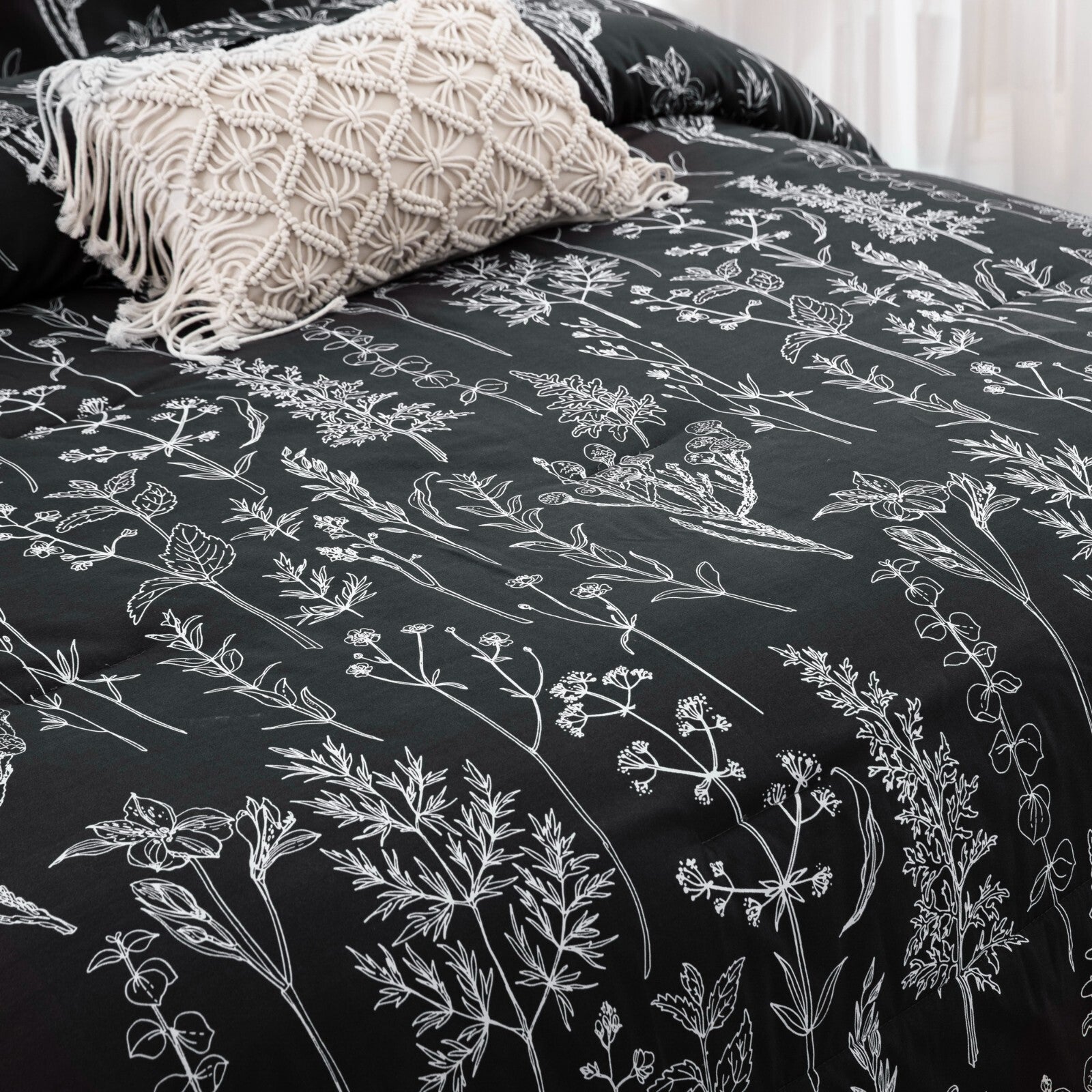 Floral Leaves Comforter Set, Microfiber Quilted Bedding with Pillowcase