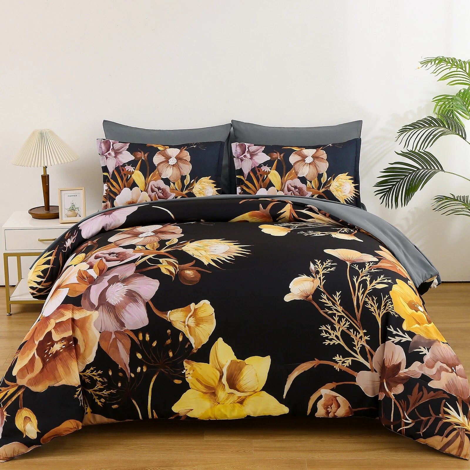 Soft Floral Leaf Comforter Set, Quilted Bedding with Pillowcases