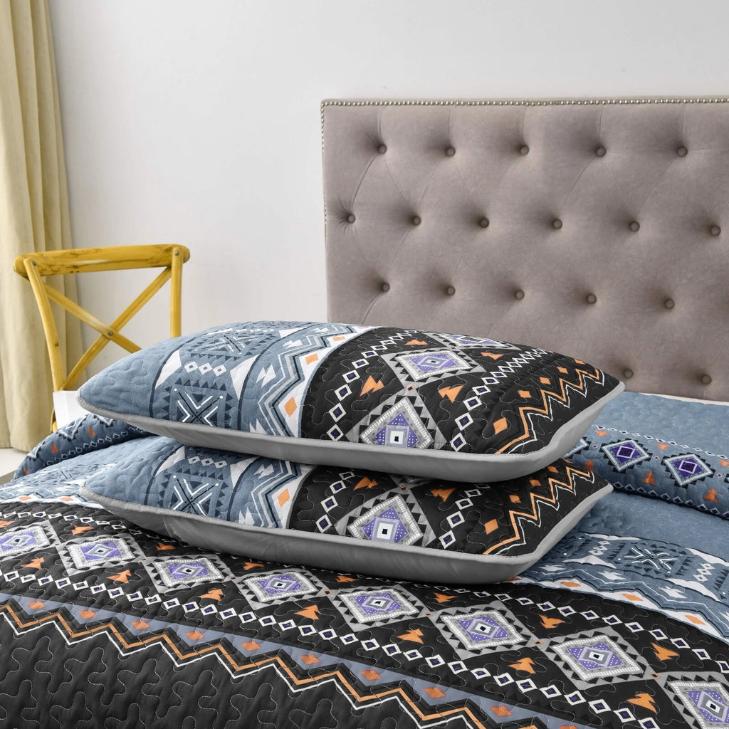 Ambient bloom sky black hour Comforter Set - Aesthetic 3-Piece Bedroom Mood