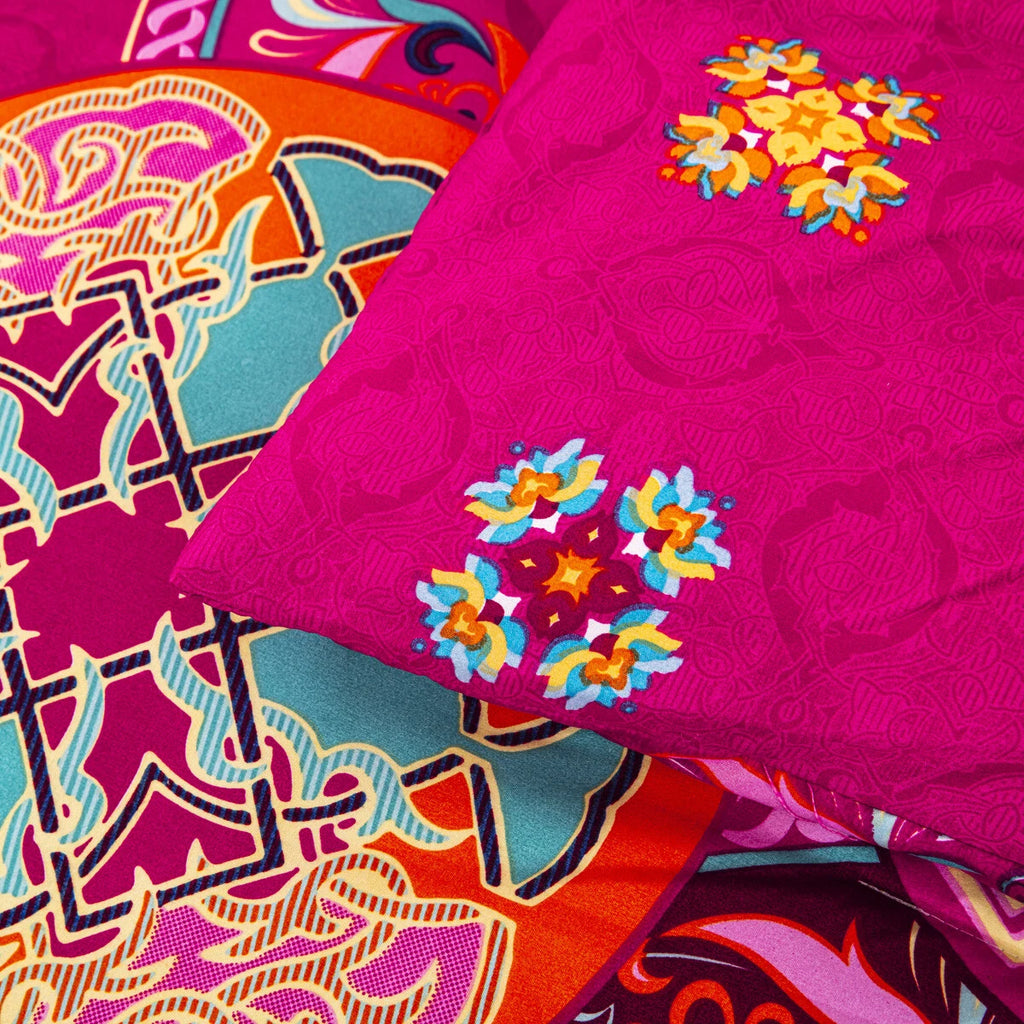 Aesthetic Glow Floral 3-Piece Comforter Set with Matching Shams