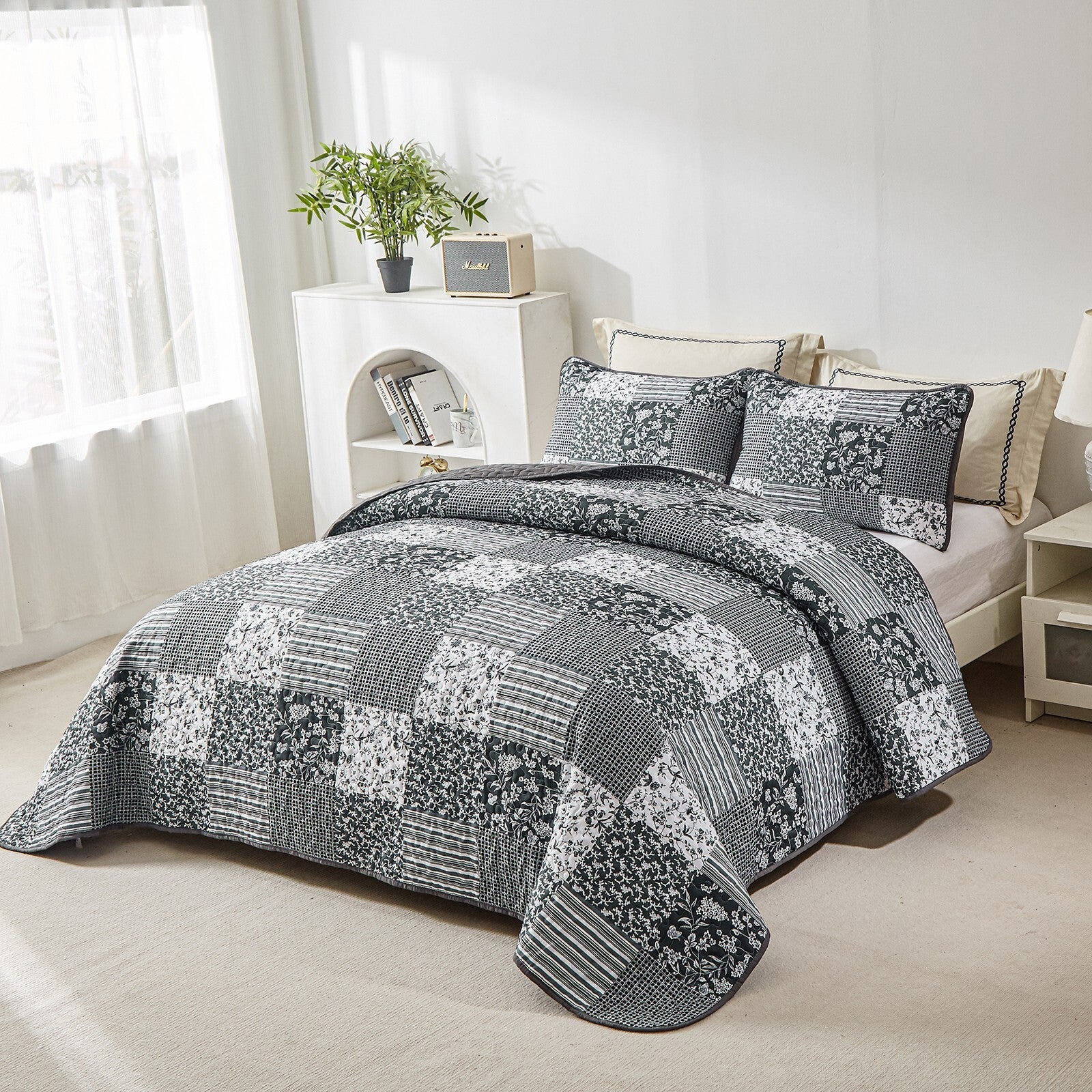 Lush Blush patch Floral 3 Pc Bedspread & Pillow Cover Set