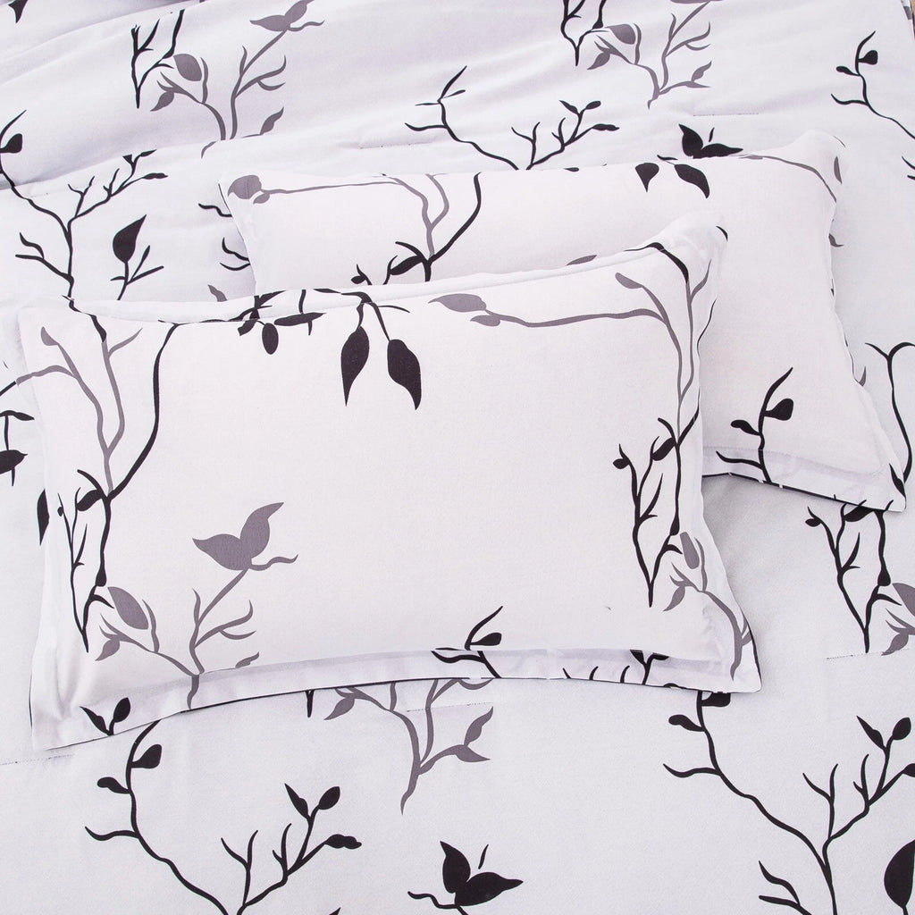 Dreamy Nights Marbled leaf Quilted Comforter Set - Soft 3-Piece Look