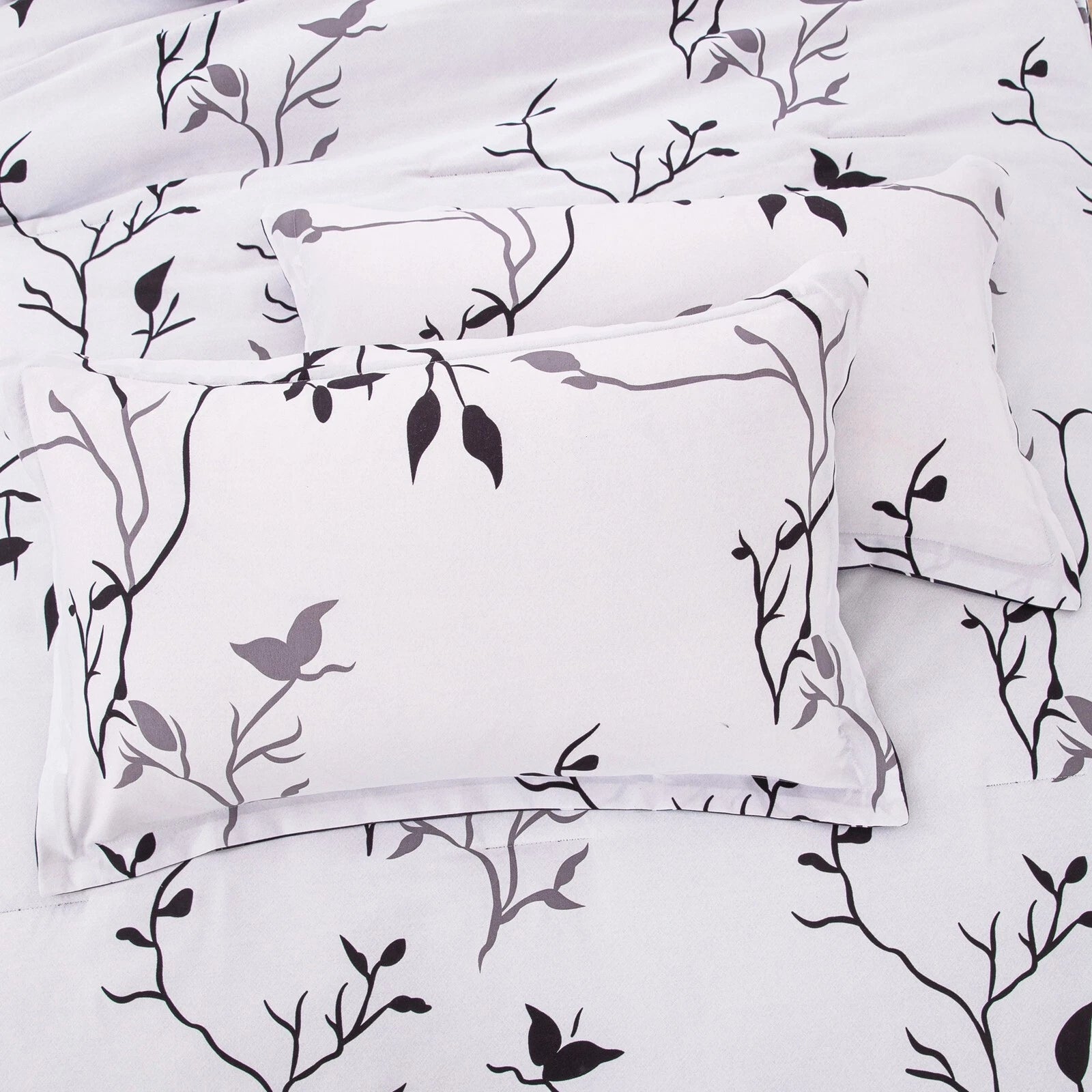 Dreamy Nights Marbled leaf Quilted Comforter Set - Soft 3-Piece Look